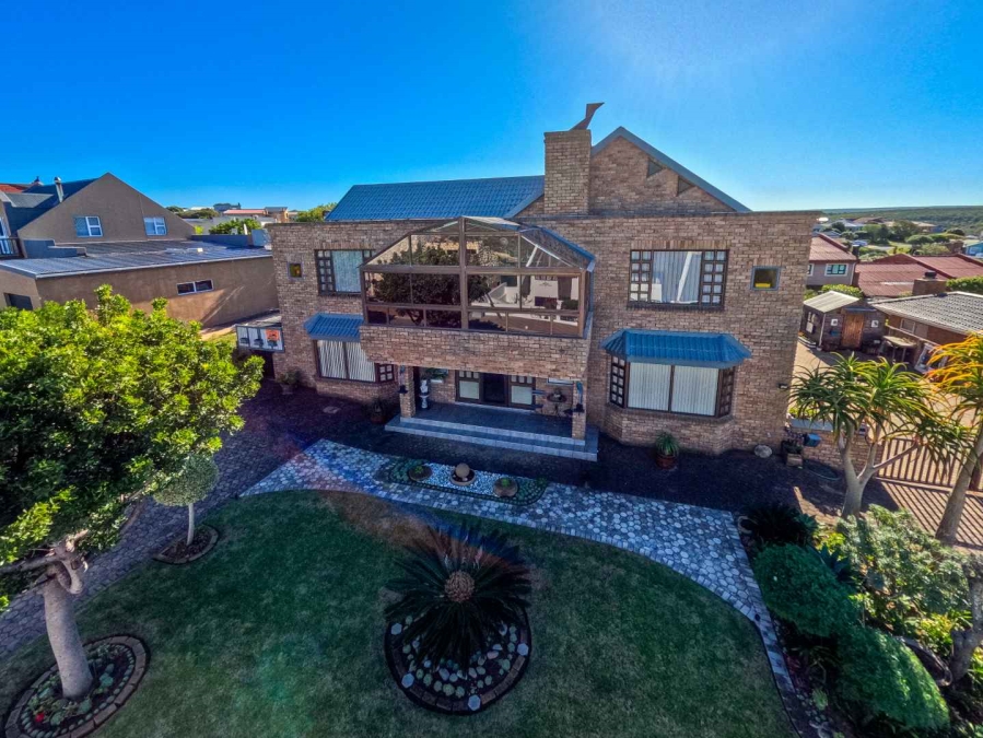 5 Bedroom Property for Sale in Stilbaai Wes Western Cape
